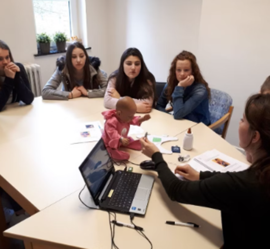 Train de trainer: werken met de Real Care baby in de klas.